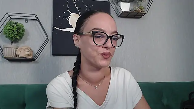 IzabelllNoir online show from September 2025 10:55:01 AM