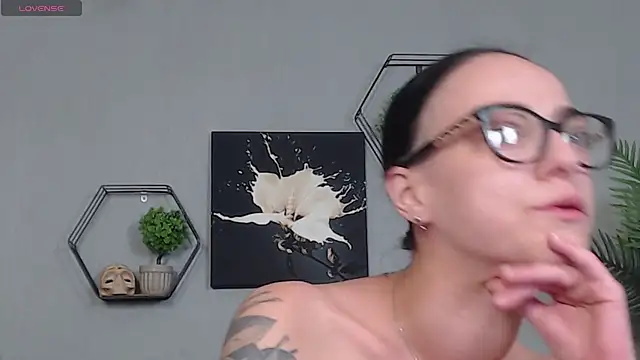 IzabelllNoir online show from March 2026 06:04:01 AM