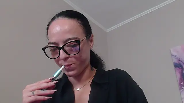 Snapshot of IzabelllNoir chatting on July 2026 08:56:02 AM IzabelllNoir online show from July 2026 08:56:02 AM