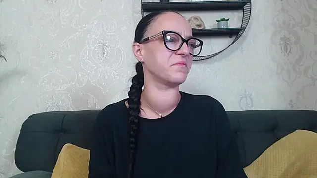 IzabelllNoir online show from November 2025 06:24:02 AM