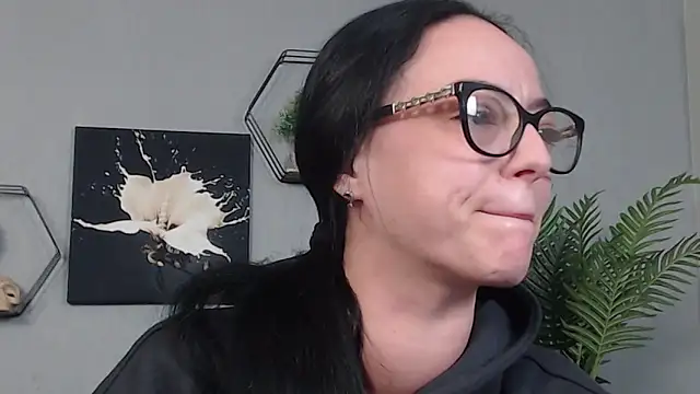 IzabelllNoir online show from March 2026 07:01:02 AM