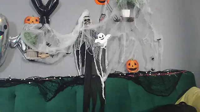 IzabelllNoir online show from October 2025 06:34:01 AM