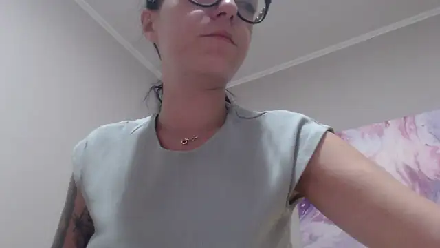 Snapshot of IzabelllNoir chatting on June 2026 05:36:02 AM IzabelllNoir online show from June 2026 05:36:02 AM