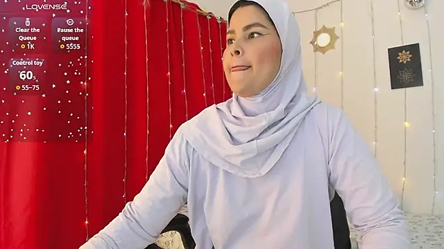 AishaAmin  online show from January 2026 12:31:02 PM