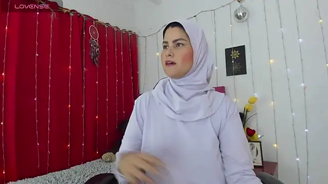 AishaAmin  online show from December 2025 12:11:01 PM