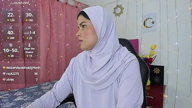 Snapshot of AishaAmin_ chatting on February 2025 05:27:01 PM AishaAmin online show from February 2025 05:27:01 PM