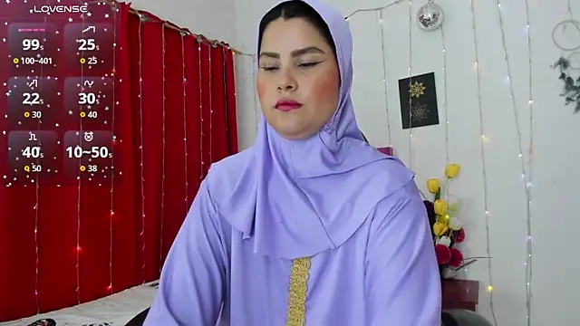 AishaAmin  online show from November 2025 12:31:01 PM