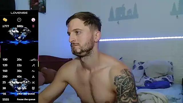 cuple hoot  online show from October 2025 10:00:02 PM