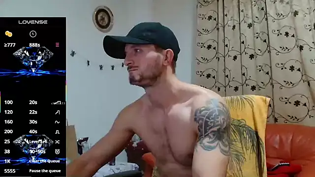 cuple hoot  online show from October 2025 06:12:01 AM