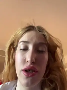 Snapshot of SerenaBennet chatting on March 2025 06:13:02 AM SerenaBennet online show from March 2025 06:13:02 AM