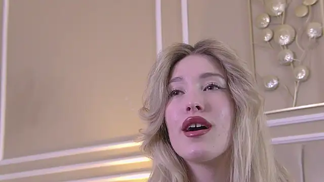 SerenaBennet online show from February 2026 11:23:02 AM