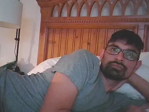 Snapshot of spence204011 chatting on October 2025 03:27:02 AM spence204011 online show from October 2025 03:27:02 AM