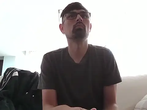 Snapshot of spence204011 chatting on January 2025 03:45:01 PM spence204011 online show from January 2025 03:45:01 PM