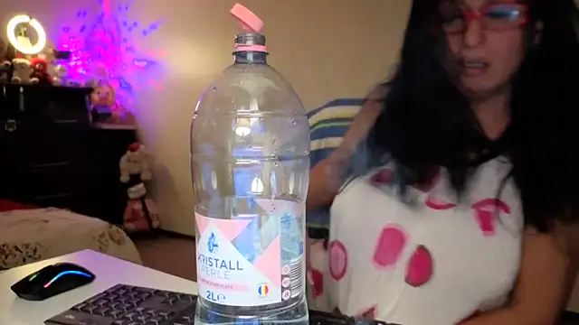 Snapshot of YourDreamLoverr chatting on December 2025 12:01:02 AM YourDreamLoverr online show from December 2025 12:01:02 AM