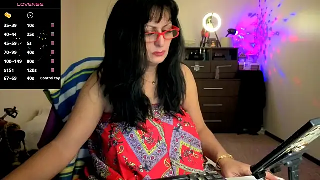 Snapshot of YourDreamLoverr chatting on November 2025 11:59:01 PM YourDreamLoverr online show from November 2025 11:59:01 PM