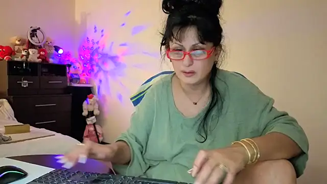 Snapshot of YourDreamLoverr chatting on November 2025 12:33:02 AM YourDreamLoverr online show from November 2025 12:33:02 AM