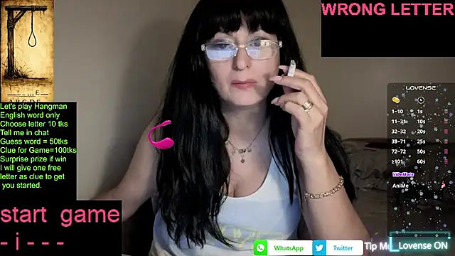 Snapshot of YourDreamLoverr chatting on May 2026 11:52:02 PM YourDreamLoverr online show from May 2026 11:52:02 PM