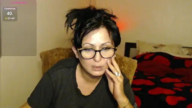 Snapshot of YourDreamLoverr chatting on February 2025 04:32:02 PM YourDreamLoverr online show from February 2025 04:32:02 PM