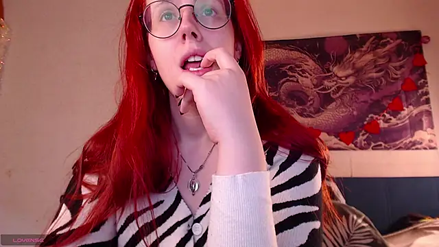 Snapshot of VanessaLincum chatting on May 2026 06:54:02 AM VanessaLincum online show from May 2026 06:54:02 AM