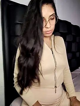 Snapshot of Anifer chatting on October 2025 10:13:01 AM Anifer online show from October 2025 10:13:01 AM