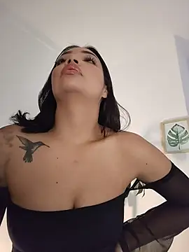 Sara LipsX online show from November 2025 03:32:02 AM