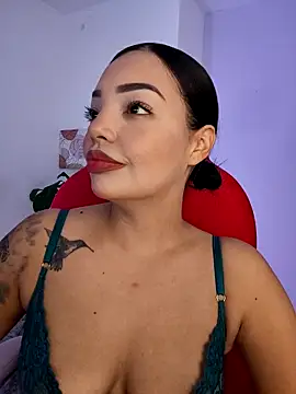 Sara LipsX online show from November 2025 02:11:01 AM