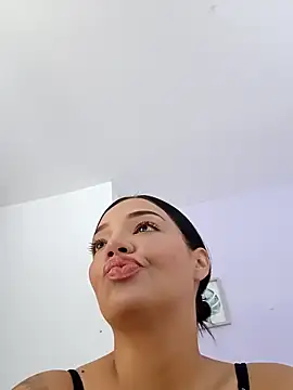 Snapshot of Sara_LipsX chatting on September 2025 07:35:02 PM Sara LipsX online show from September 2025 07:35:02 PM