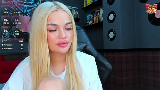 Angel Sapphire  online show from March 2025 04:02:01 PM