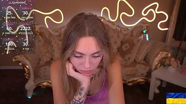 ChloeBrightt online show from October 2025 07:59:01 PM