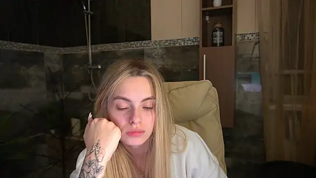 ChloeBrightt online show from December 2025 08:47:01 PM