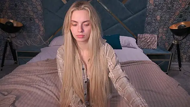 ChloeBrightt online show from November 2025 08:53:01 PM