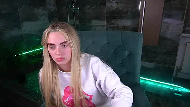 ChloeBrightt online show from November 2025 08:36:02 PM