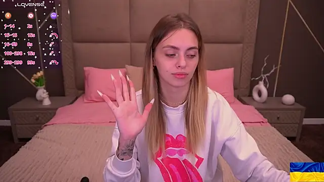 ChloeBrightt online show from October 2025 08:19:02 PM