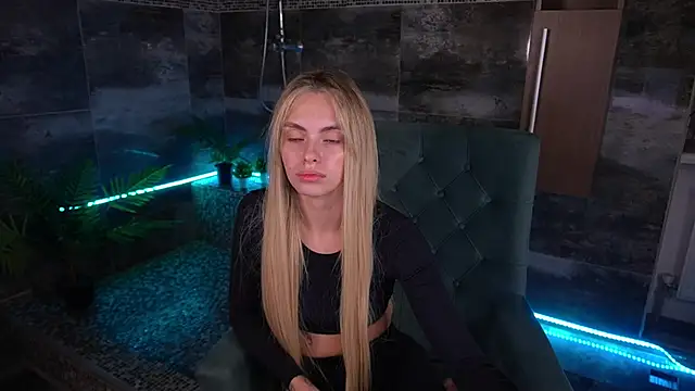 ChloeBrightt online show from November 2025 08:46:02 PM