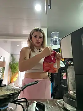 AtheneaRossi online show from February 2026 12:16:02 PM