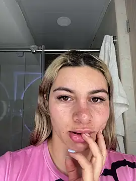 AtheneaRossi online show from February 2026 11:00:02 AM