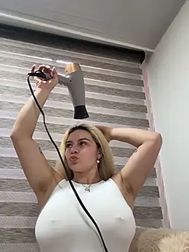 AtheneaRossi online show from November 2025 11:05:01 AM