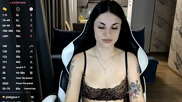 Snapshot of Mary___Moore chatting on October 2025 11:22:02 AM Mary Moore online show from October 2025 11:22:02 AM