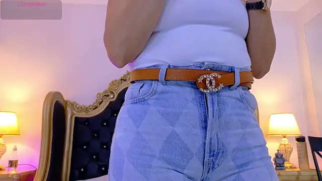 AdelinaVans online show from April 2026 12:12:02 PM