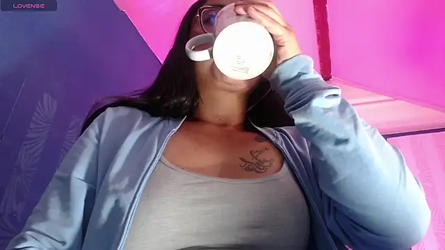 vitoria23  online show from May 2026 02:13:02 PM