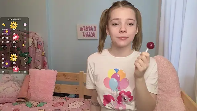 Snapshot of PrincessLittleKiki chatting on October 2025 07:09:01 AM PrincessLittleKiki online show from October 2025 07:09:01 AM