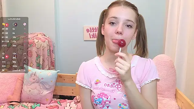 Snapshot of PrincessLittleKiki chatting on October 2025 07:27:01 AM PrincessLittleKiki online show from October 2025 07:27:01 AM