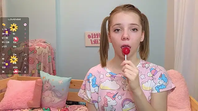 Snapshot of PrincessLittleKiki chatting on October 2025 07:16:01 AM PrincessLittleKiki online show from October 2025 07:16:01 AM