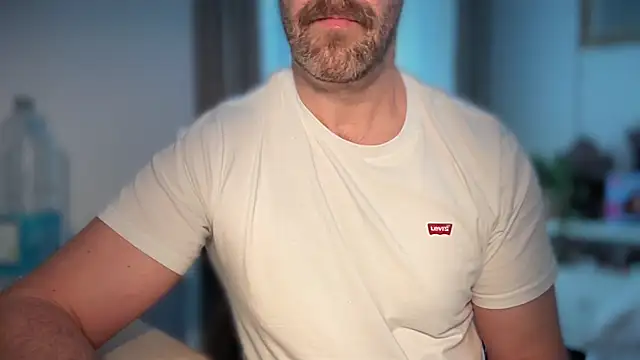 Mr Beef online show from April 2026 11:06:01 AM