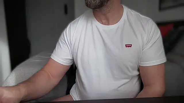 Mr Beef online show from October 2025 10:07:01 AM