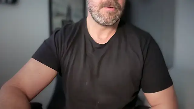 Snapshot of Mr_Beef chatting on December 2025 09:54:02 AM Mr Beef online show from December 2025 09:54:02 AM