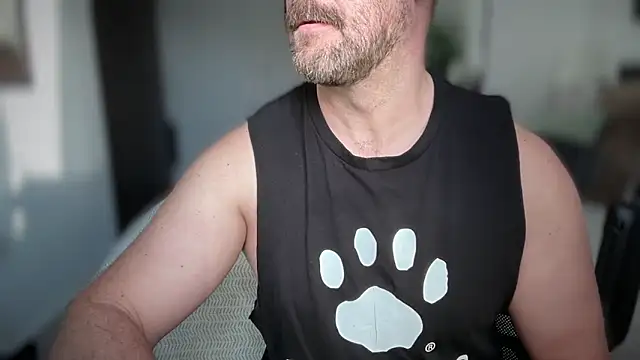 Snapshot of Mr_Beef chatting on December 2025 09:48:02 AM Mr Beef online show from December 2025 09:48:02 AM