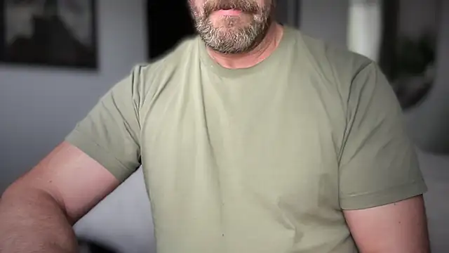 Mr Beef online show from March 2026 12:33:02 PM