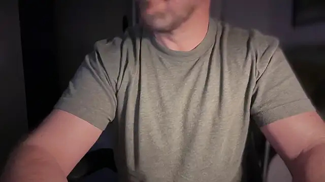 Snapshot of Mr_Beef chatting on November 2025 08:31:02 PM Mr Beef online show from November 2025 08:31:02 PM