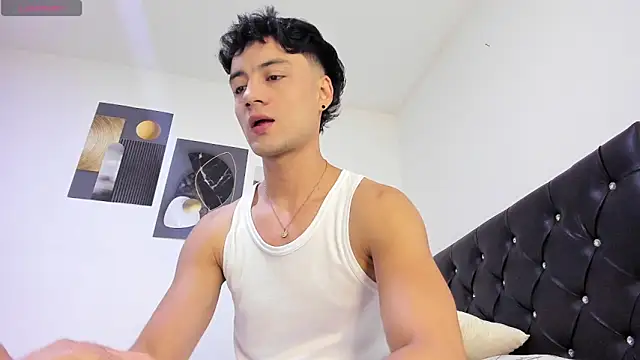 Sebastian-Dash online show from October 2025 09:06:01 PM